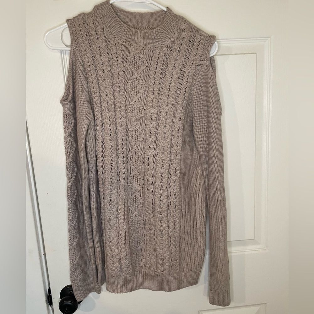 NWOT Cut Out Shoulder Women’s Cable Knit Sweater
